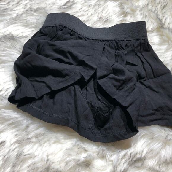 NWT Aqua from Bloomingdales Goth Lightweight Little Black Shorts - Picture 6 of 6
